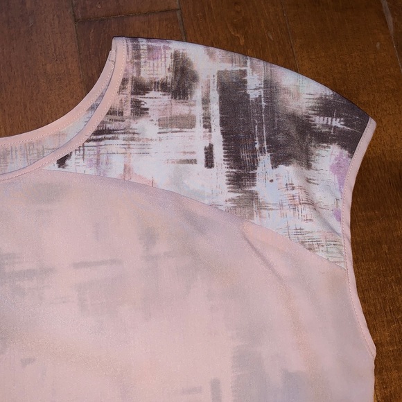 Sleeveless Blouse - Picture 4 of 5